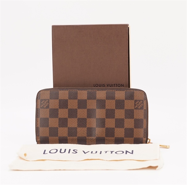 Ví dài LV hoạ tiết ô vuông size 18cm +