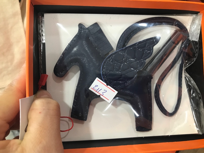 Charm ngựa Xanh Than+