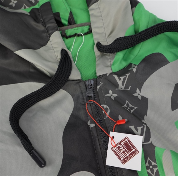 Áo khoác LV có nón, đen xám xanh lá KG+