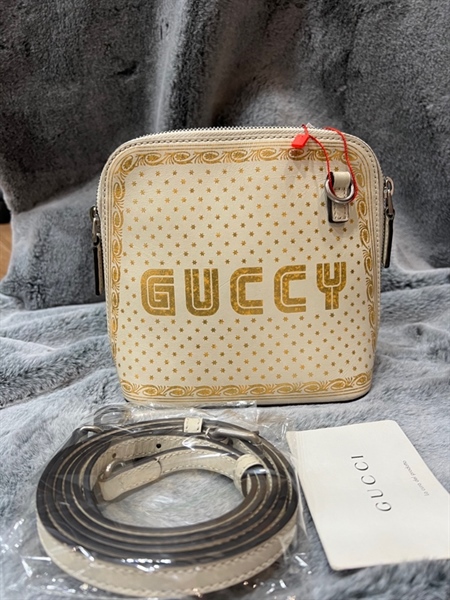 Túi đeo chéo GG trắng ngôi sao nhỏ vàng KG+