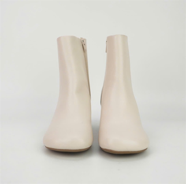 Giày Trắng size S KG+