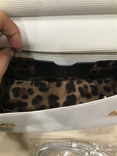 Túi xách D&G trắng logo đá nhiều màu KG+