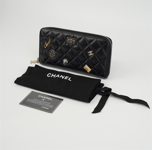 Ví chanel đen đính cham+