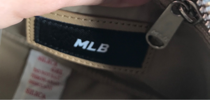 Túi MLB màu cf sữa có túi nhỏ kèm KG+