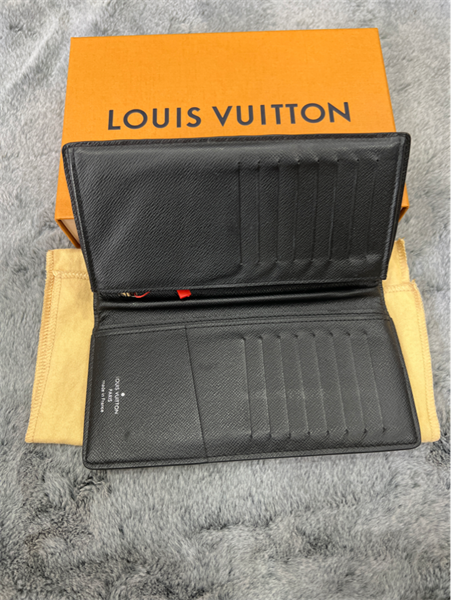 Ví LV dài hoa đen +