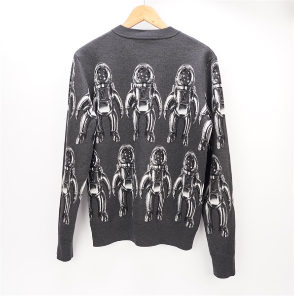 Áo thun LV hoạ tiết phi hành gia KG+