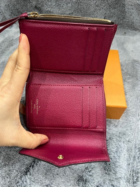 Ví LV nút đỏ lòng đỏ +