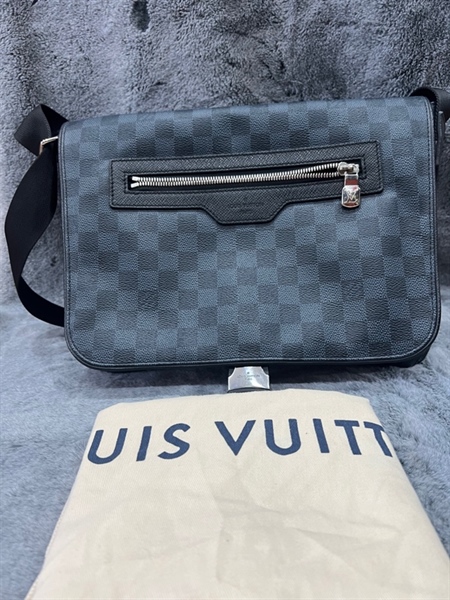 Túi LV đeo chéo xanh đen +