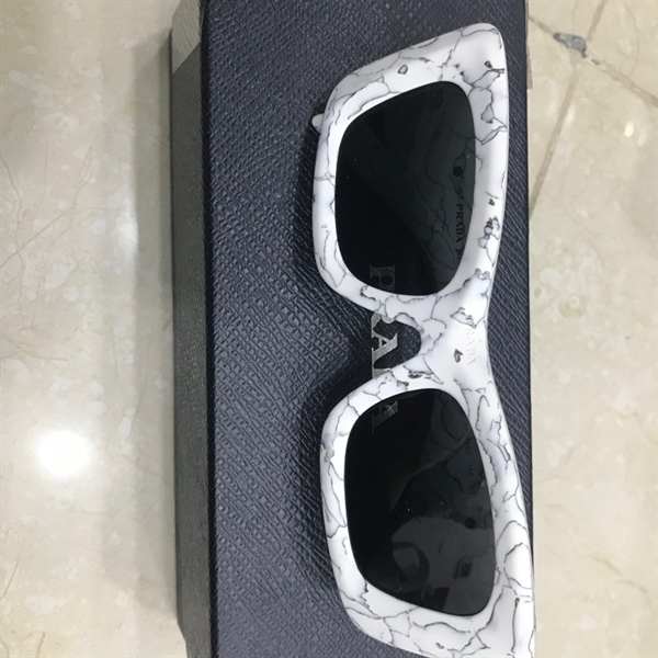 Kính Prada vân loang trắng KG+
