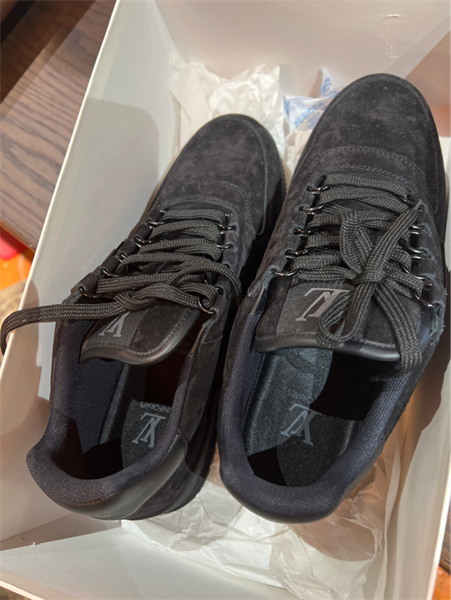 Giày LV thể thao đen KG+