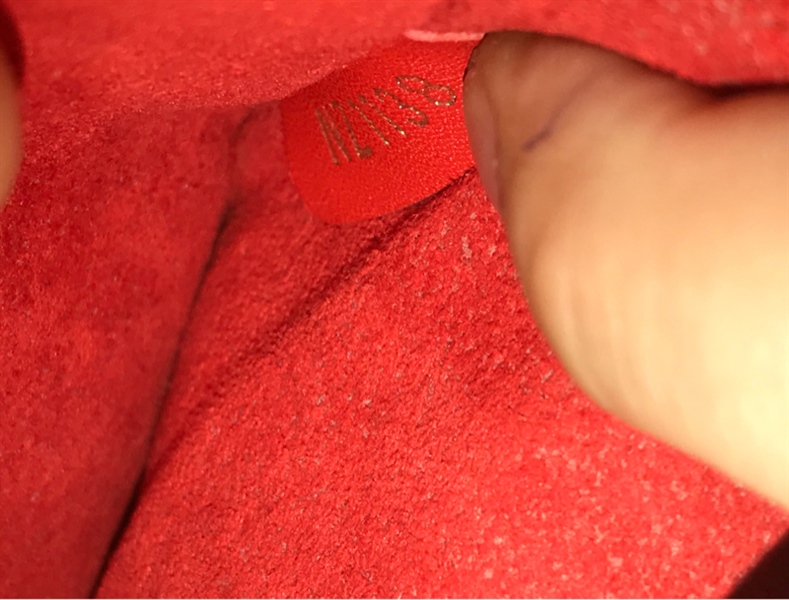 Túi Lv lòng + dây đỏ KG+