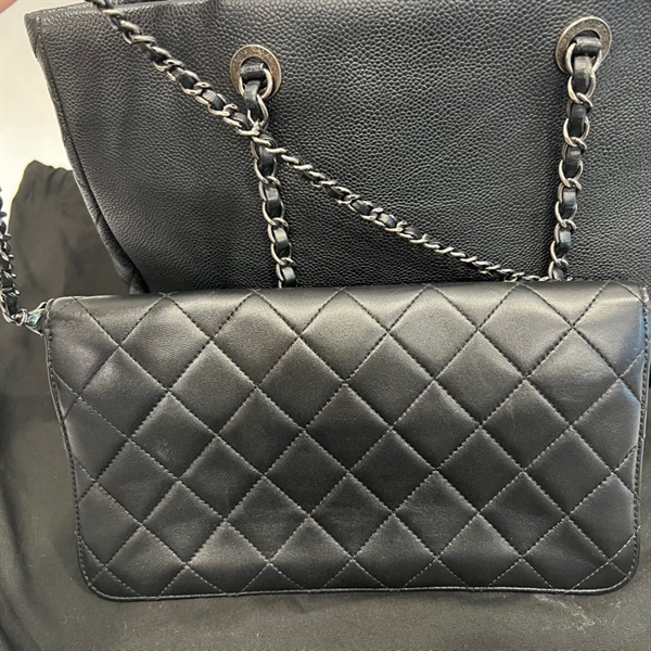 Túi Chanel handle đen kèm ví