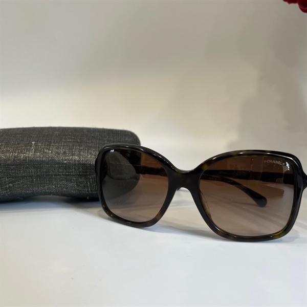 Kính Chanel