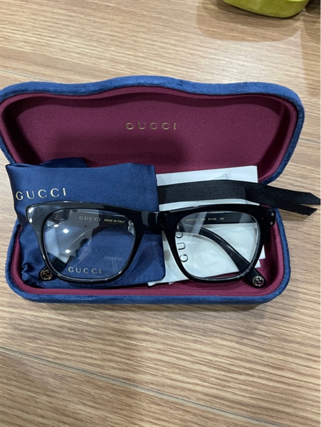 Kính Gucci đen nhựa KG+