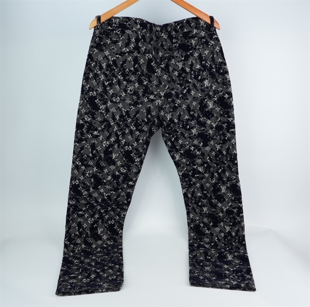 Quần LV đen in hoạ tiết logo KG+
