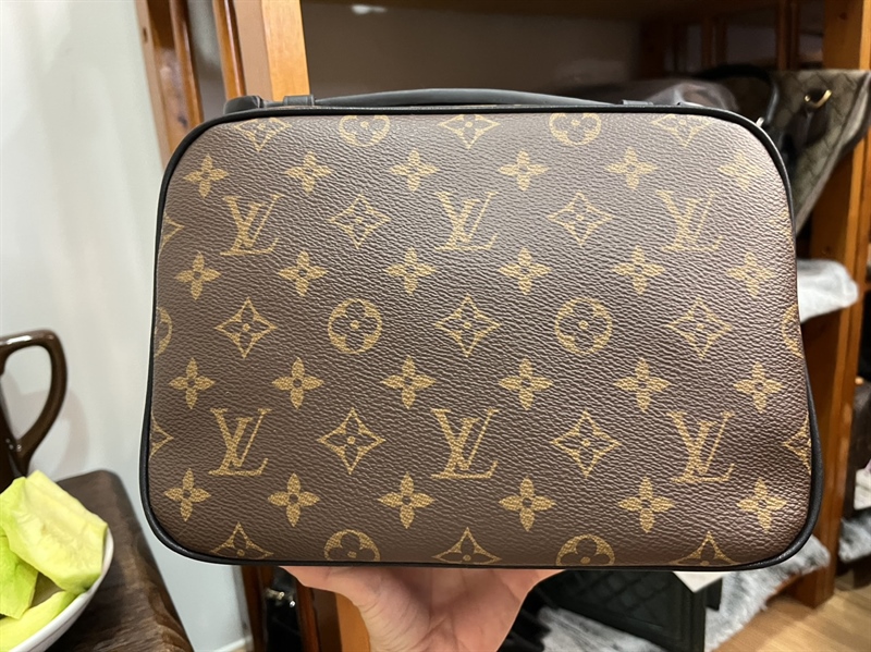 Túi LV nâu khóa đen +