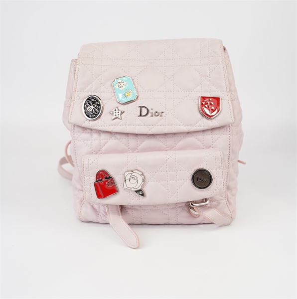Balo Dior hồng đính charm +
