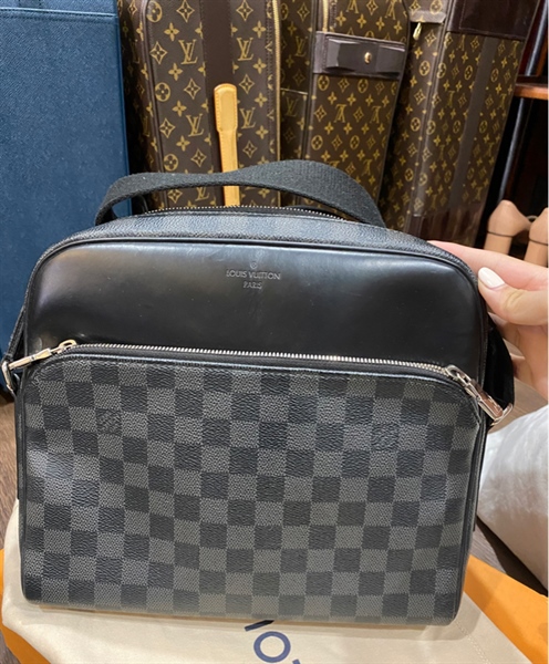 Túi LV đeo chéo