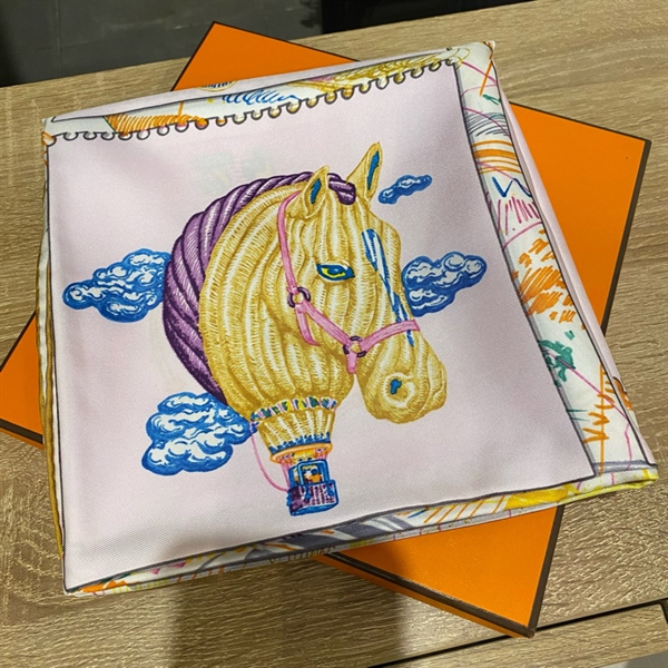 Khăn lụa Hermes +