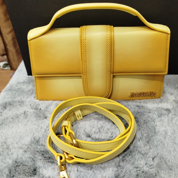 Túi Jacquemus màu vàng ++