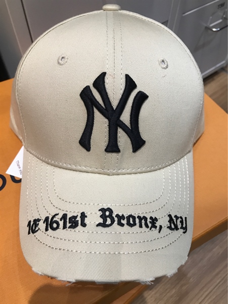 Nón Ny màu kem KG+