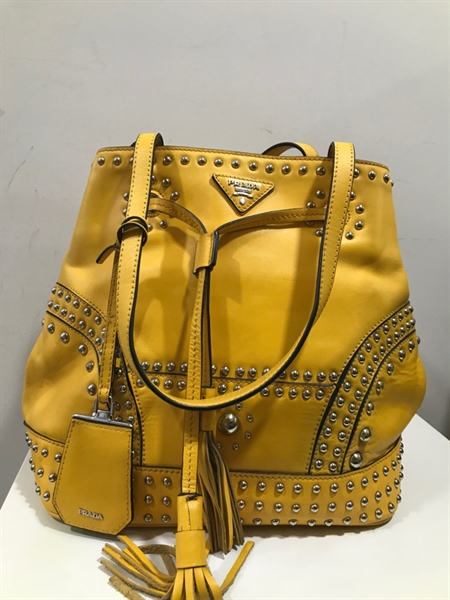 Túi Prada Vàng Gắn Đinh KG+