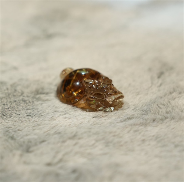 Cụ Long Quy thạch anh tóc vàng 594495 +