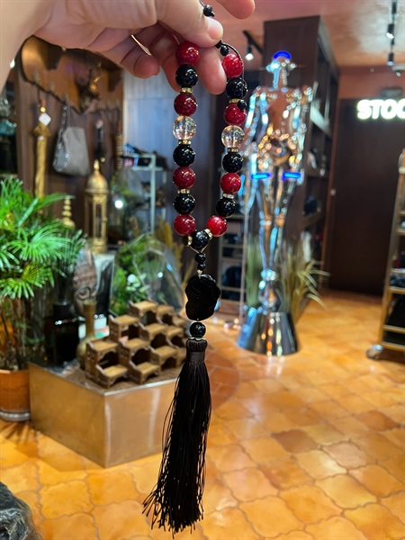 Dây treo xe đá đỏ trắng đen +