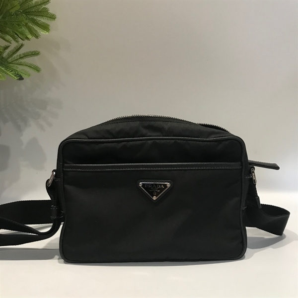 Túi Prada đen +