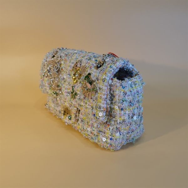 Túi Chanel Classic bạc đính charm KG+