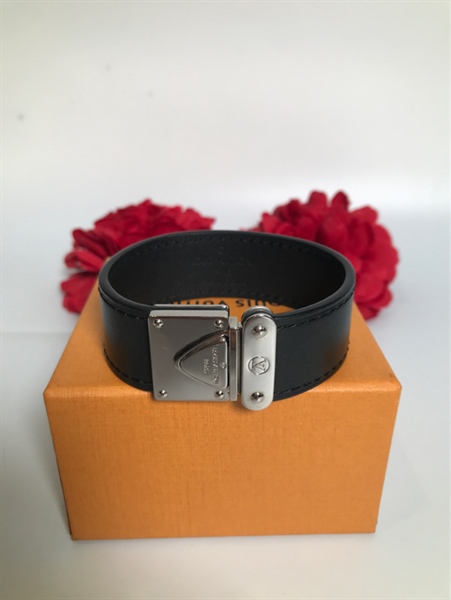 Vòng tay LV đen KG+