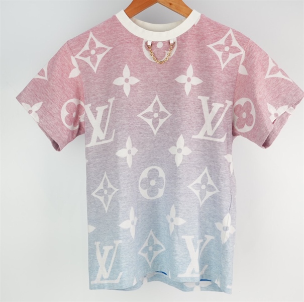 Áo Thun LV size S hồng trang trí xích vàng KG+