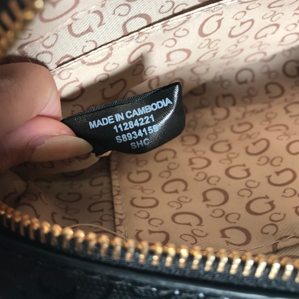 Túi đeo Guess đen KG+