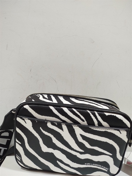 Túi Karl Lagerfeld Đen Trắng Rắn KG+