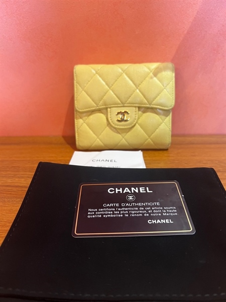 Ví Chanel gập 3 màu vàng +