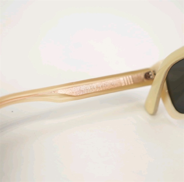 Kính mát One Brilliant màu trắng ngà 62189 C6 KG+