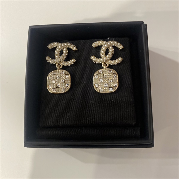 Bông tai Chanel KG+