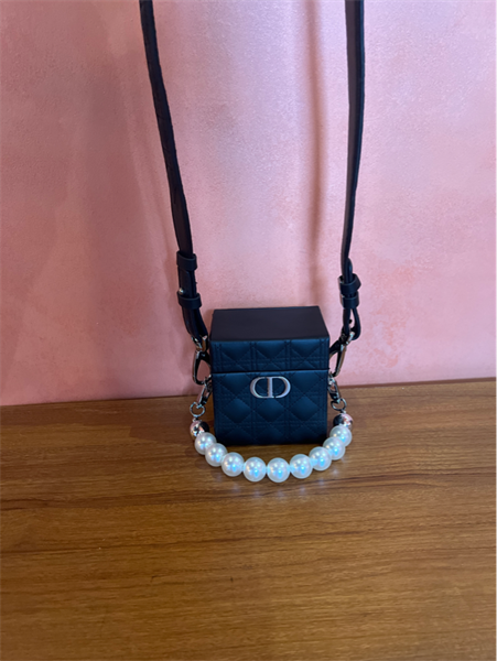 Túi gift Dior màu đen dây ngọc trai KG+