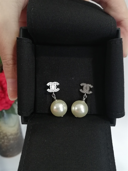 Bông tai ngọc trai Chanel KG+