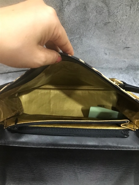 Túi Versace vàng phối đen +