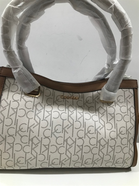 Túi CK Màu Trắng Sữa Viền Bò KG+