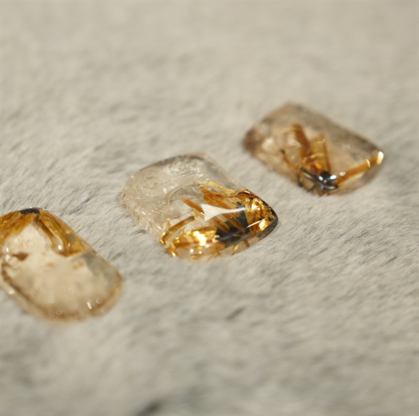 Mặt Rồng tóc vàng +