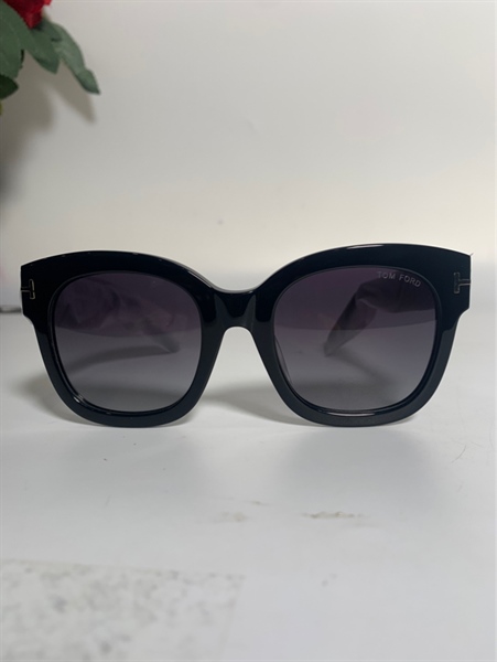 Kính Tomford đen KG+