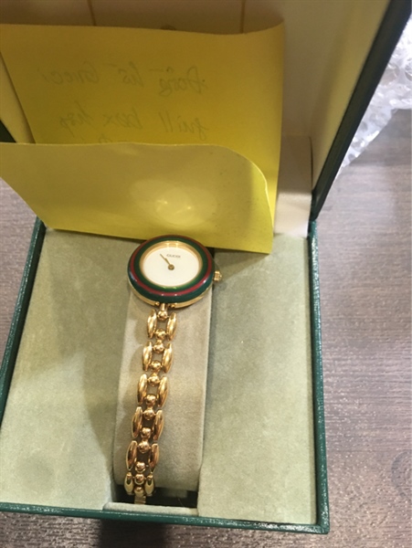 Đồng hồ Gucci viền xanh đỏ KG+