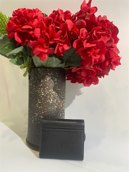 Ví Dior đen khoá vàng KG+