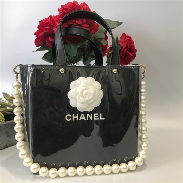 Túi Chanel vuông đen