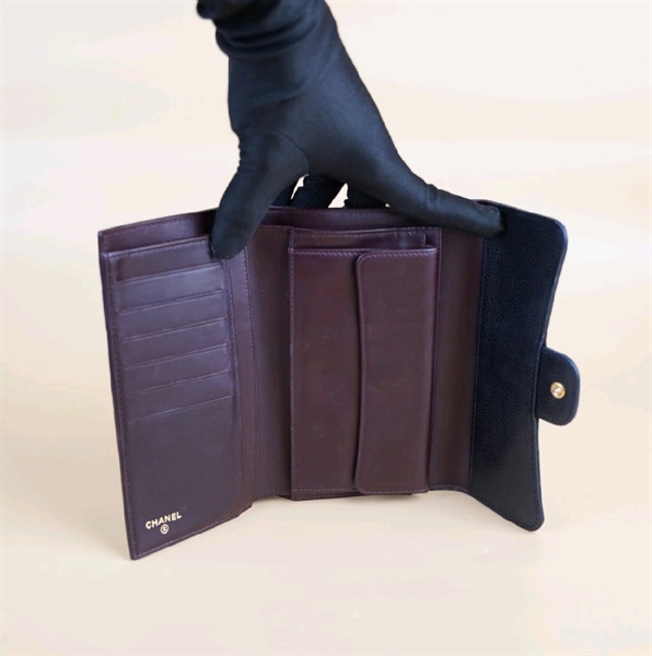 Ví Chanel đen lòng nâu đậm +