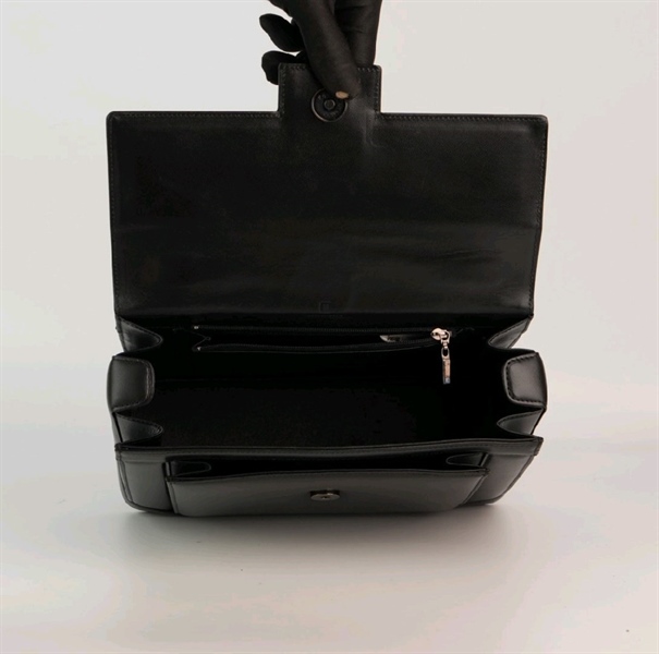 Túi Givenchy màu đen KG+