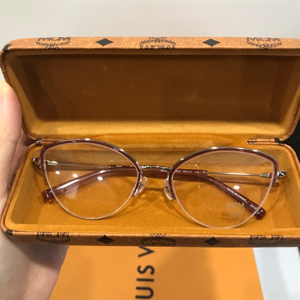 Kính MCM gọng hồng KG+