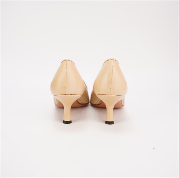 Giày Chanel màu nude lót xanh dương size 35.5 cao 6p KG+